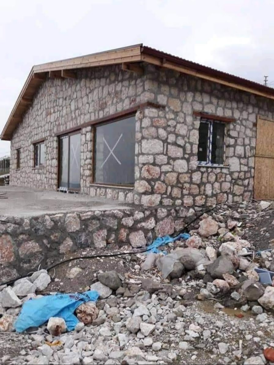 Taş duvar detay görseli - Alver İnşaat